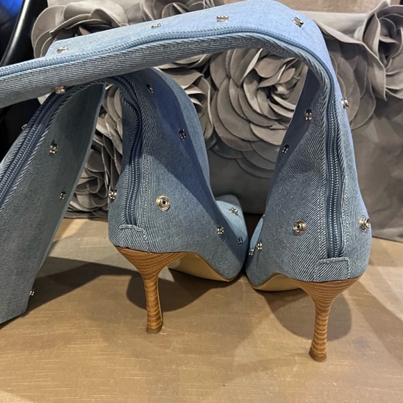 Boots - Picture 5 of 8